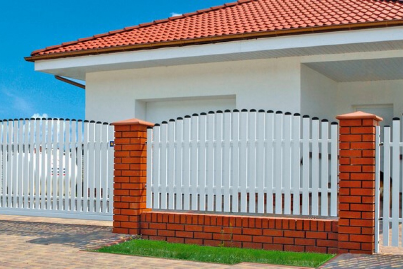 Garážové brány, oplotenia