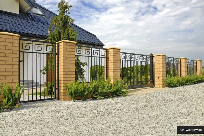 Garážové brány, oplotenia