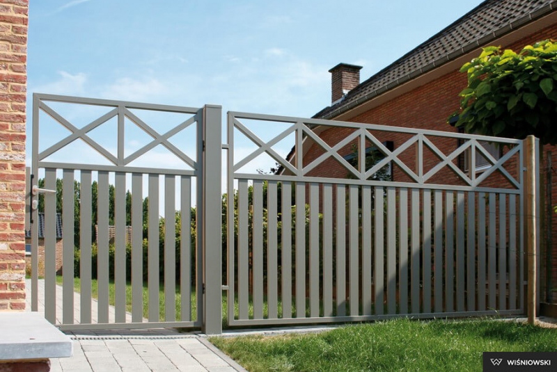 Garážové brány, oplotenia