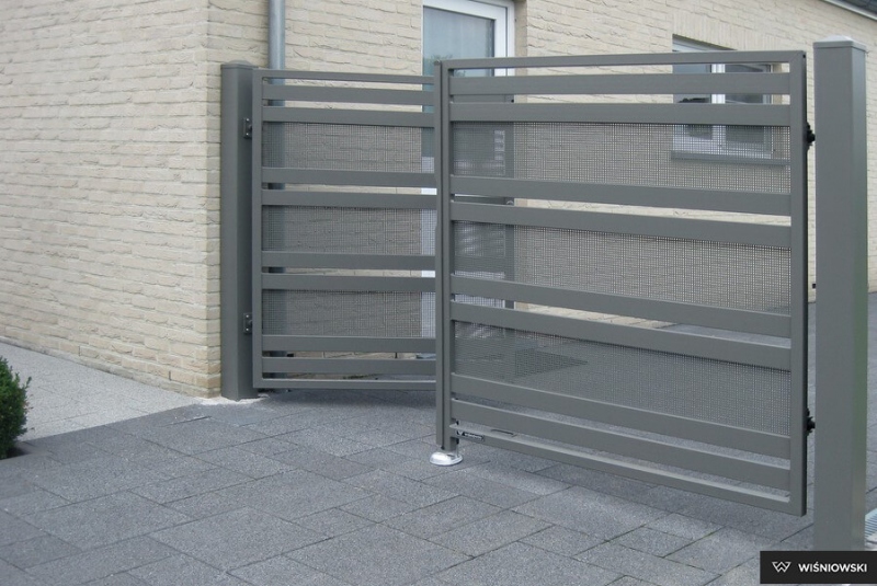 Garážové brány, oplotenia