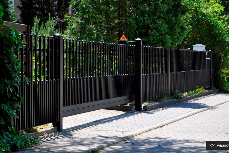 Garážové brány, oplotenia