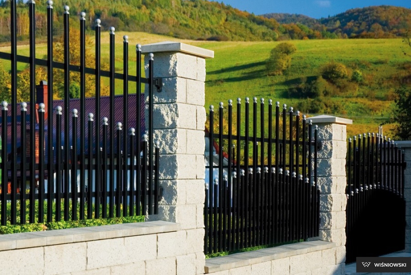 Garážové brány, oplotenia