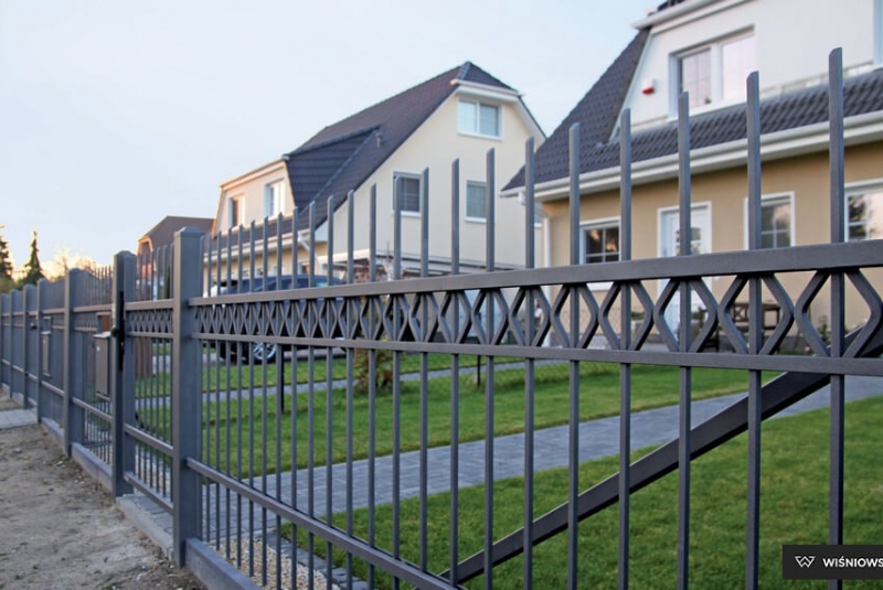 Garážové brány, oplotenia